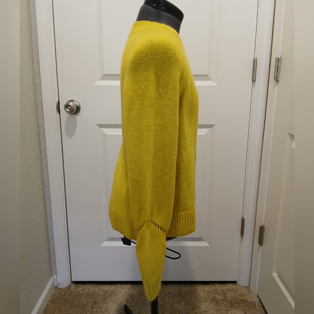 Loft Long Sleeve Yellow Sweater - Picture 2 of 8